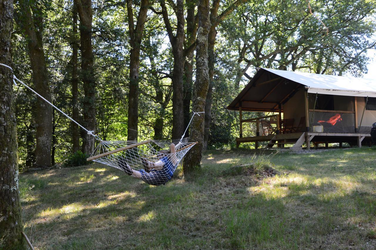 Les Etangs De Taysse Hotell Espagnac Exteriör bild